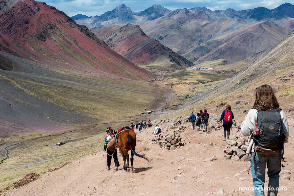 Laderas y valles interandinos en el camino