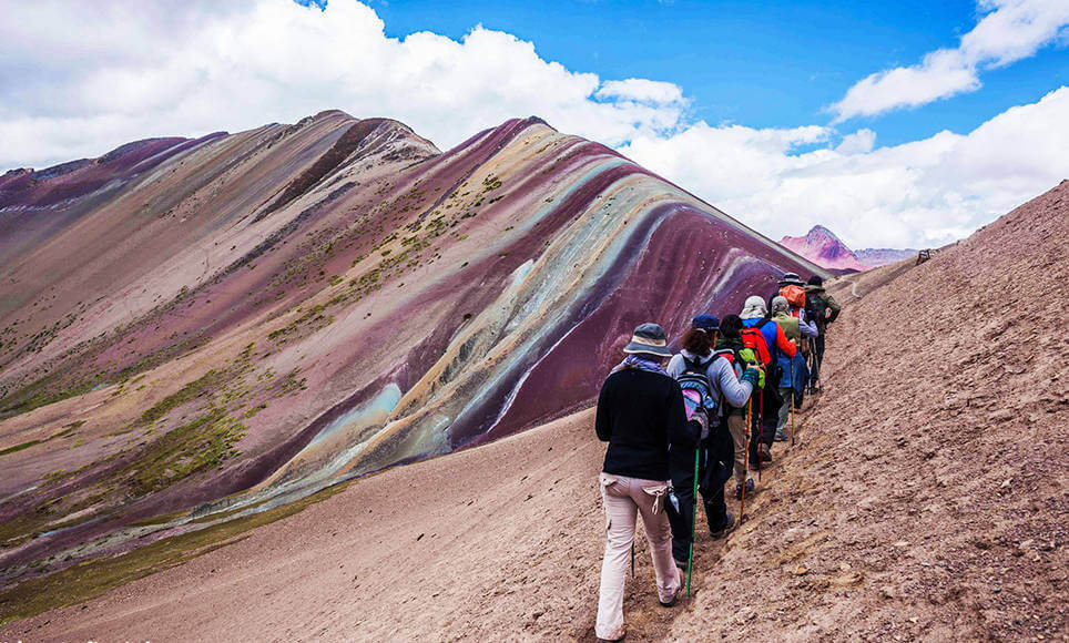 Franjas minerales policromas en Vinicunca