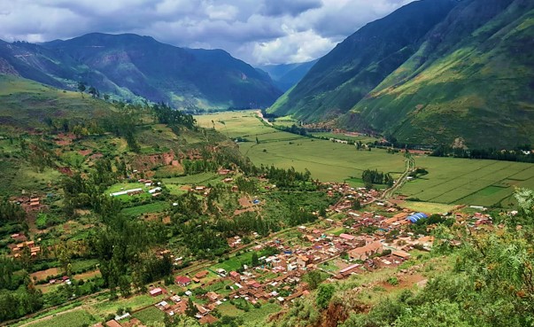 Mirador de Taray con vista al valle