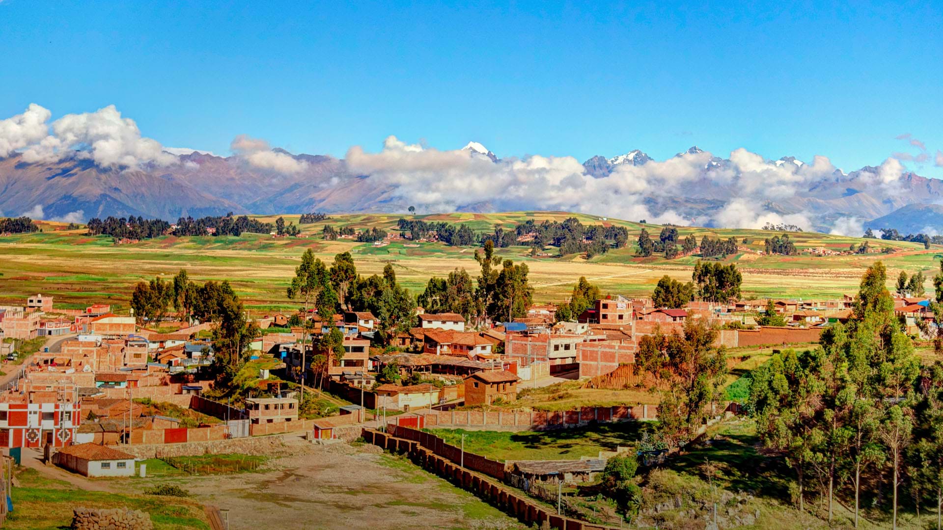Andenes y plataformas en Chinchero